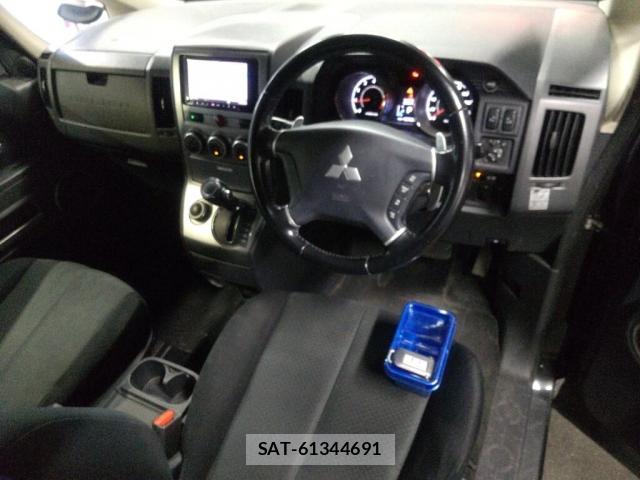 Mitsubishi DELICA 2012-07 8217026-2
