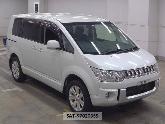 Mitsubishi DELICA 2017-03 8218009-0