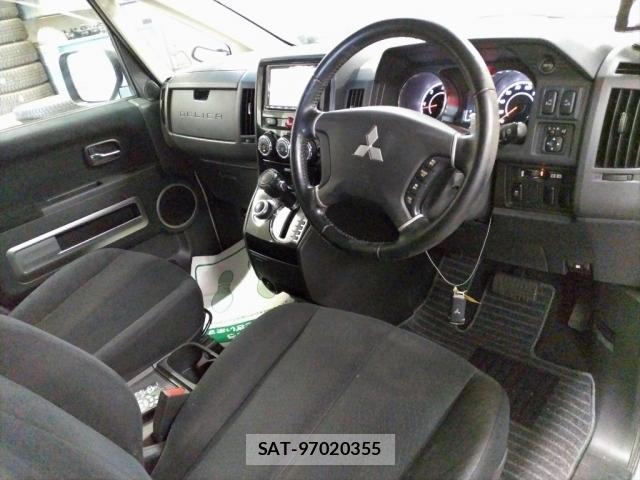 Mitsubishi DELICA 2017-03 8218009-2