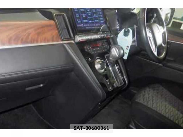 Mitsubishi DELICA 2022-04 8218056-2