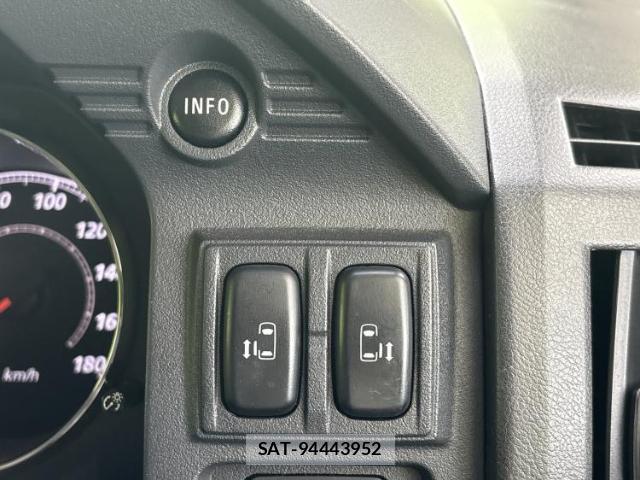 Mitsubishi DELICA 2016-12 8218750-15