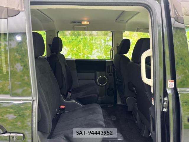 Mitsubishi DELICA 2016-12 8218750-4