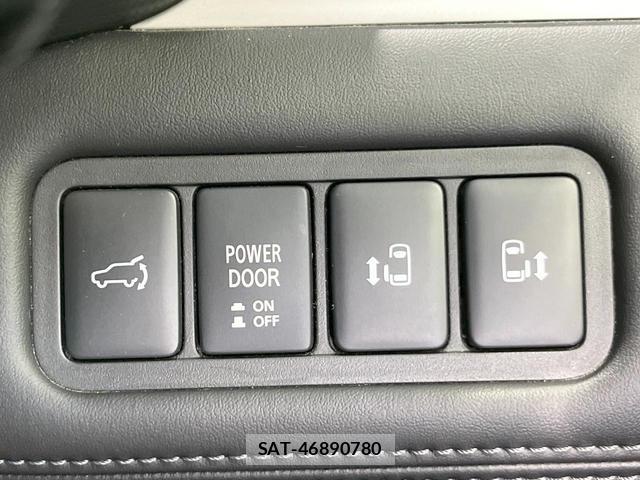 Mitsubishi DELICA 2019-06 8219537-5