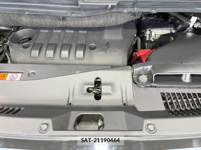 Mitsubishi DELICA 2024-03 8220203-18