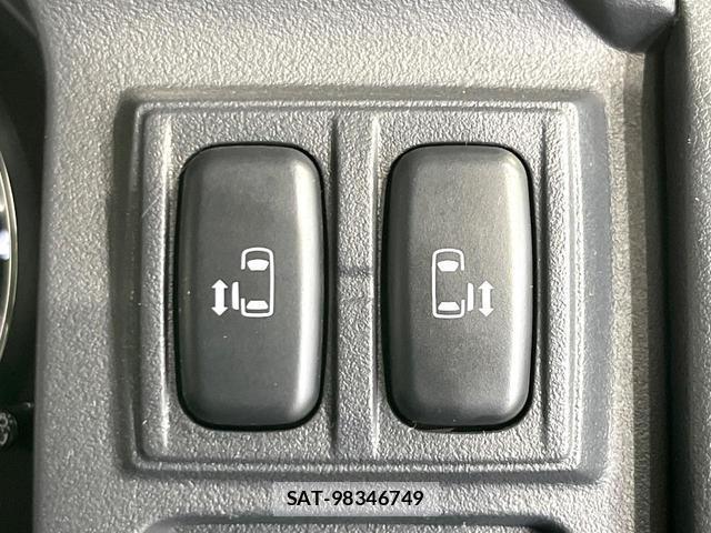 Mitsubishi DELICA 2013-01 8221091-4