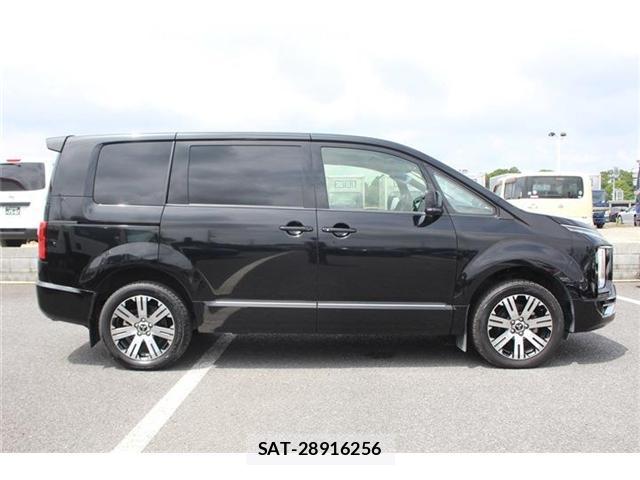 Mitsubishi DELICA 2019-09 8222102-8