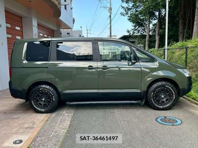 Mitsubishi DELICA 2011-03 8224127-9