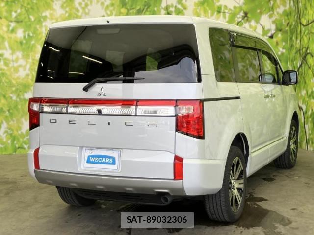 Mitsubishi DELICA 2022-03 8225128-2
