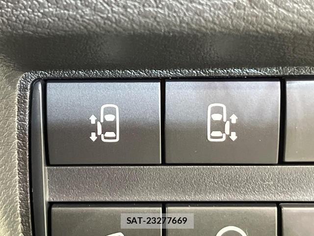 Mitsubishi DELICA MINI 2025-08 8219306-2