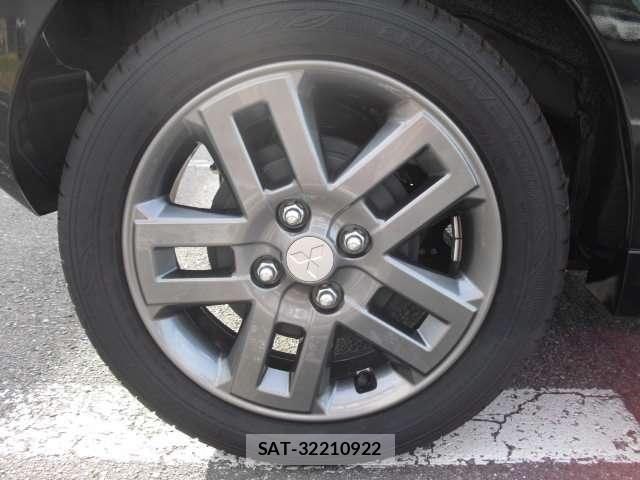Mitsubishi DELICA MINI 2024-11 8220909-19