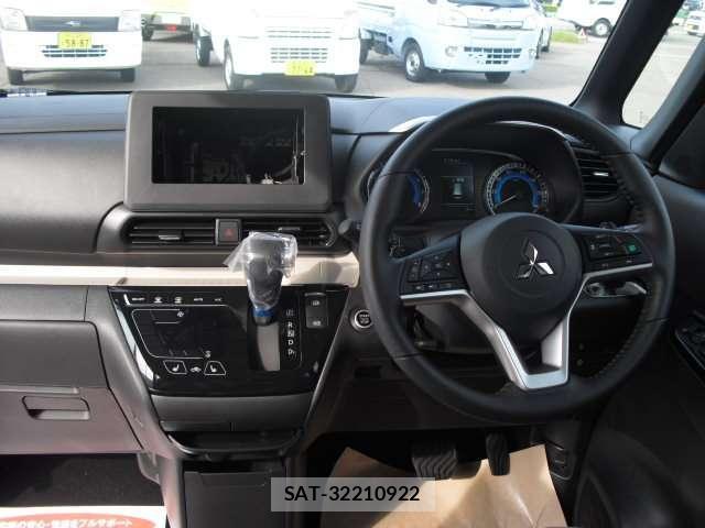 Mitsubishi DELICA MINI 2024-11 8220909-8
