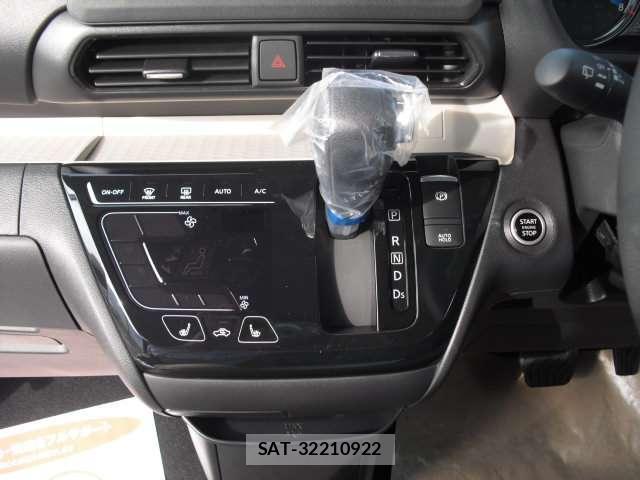 Mitsubishi DELICA MINI 2024-11 8220909-9