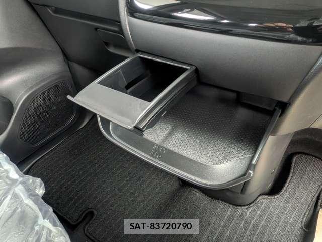 Mitsubishi DELICA MINI 2025-08 8223424-17