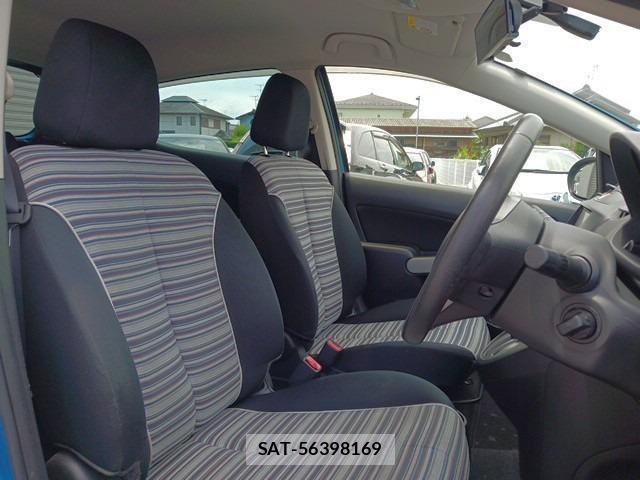 Mazda DEMIO 2013-01 8218518-2