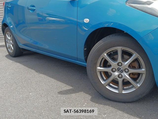 Mazda DEMIO 2013-01 8218518-9