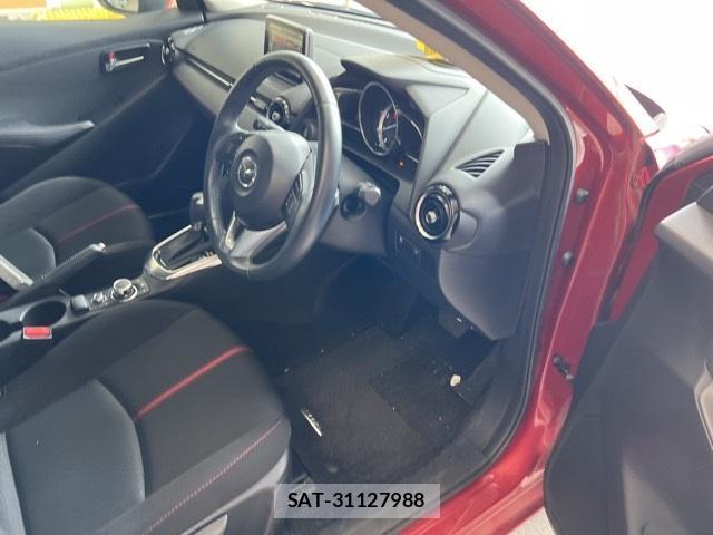 Mazda DEMIO 2015-11 8218572-3