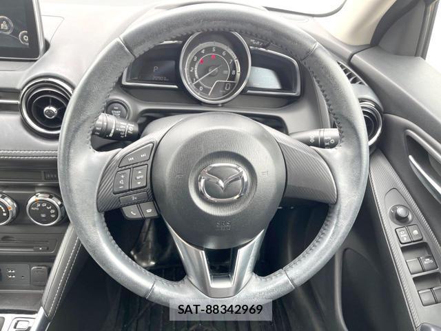 Mazda DEMIO 2016-03 8219908-10