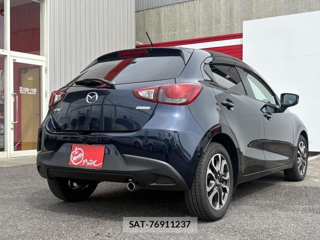 Mazda DEMIO 2014-12 8221162-13