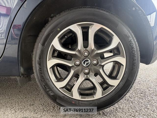 Mazda DEMIO 2014-12 8221162-19