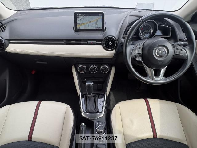 Mazda DEMIO 2014-12 8221162-2