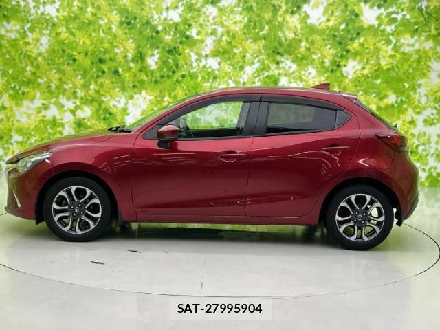 Mazda DEMIO 2018-01 8221175-1