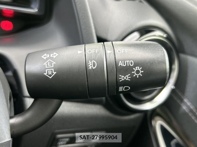 Mazda DEMIO 2018-01 8221175-16