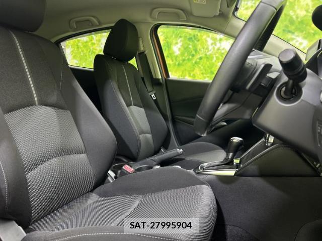 Mazda DEMIO 2018-01 8221175-4