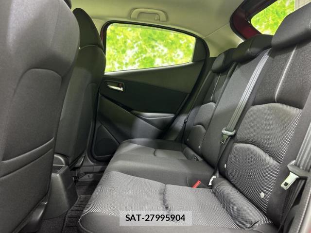 Mazda DEMIO 2018-01 8221175-7