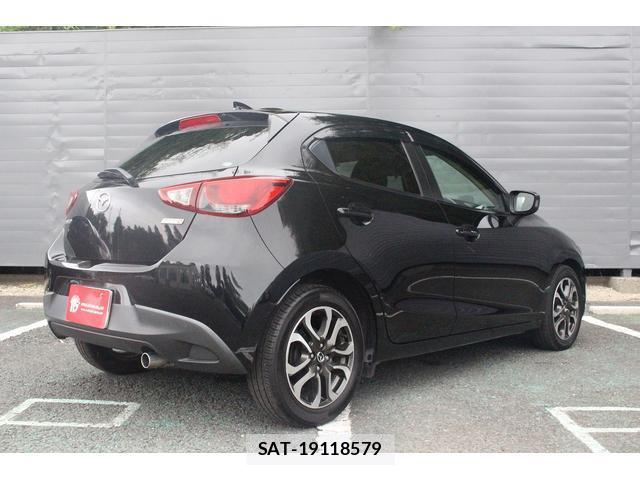 Mazda DEMIO 2014-12 8223701-3
