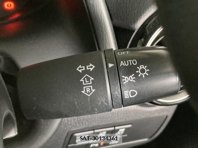 Mazda DEMIO 2018-09 8223921-15