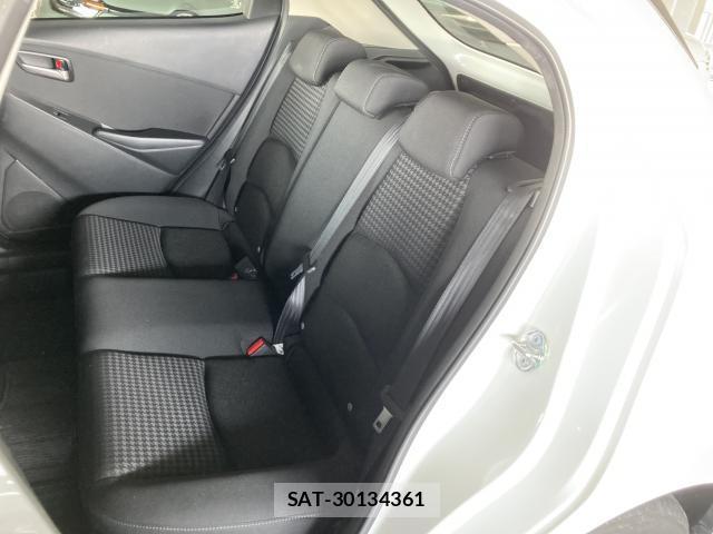 Mazda DEMIO 2018-09 8223921-19