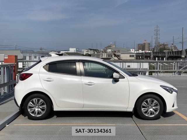 Mazda DEMIO 2018-09 8223921-3