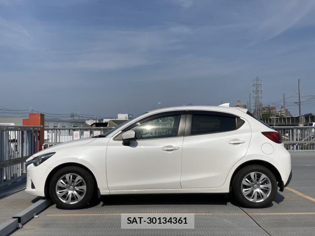 Mazda DEMIO 2018-09 8223921-4