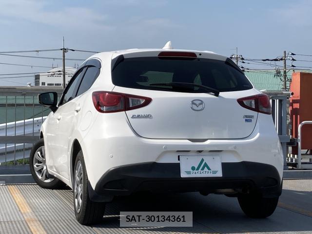 Mazda DEMIO 2018-09 8223921-7