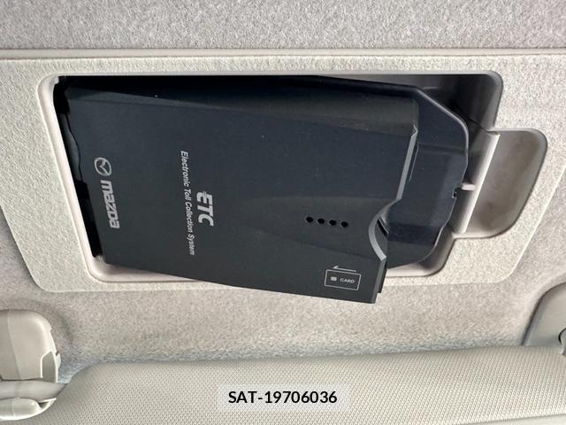 Mazda DEMIO 2016-01 8224656-15