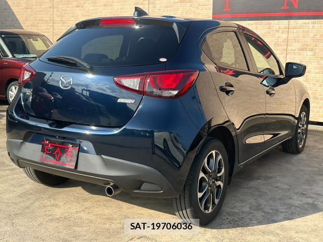 Mazda DEMIO 2016-01 8224656-2