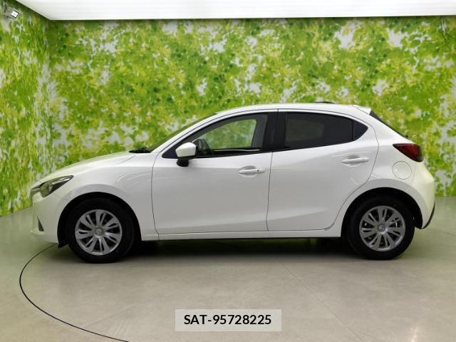 Mazda DEMIO 2015-06 8225080-1