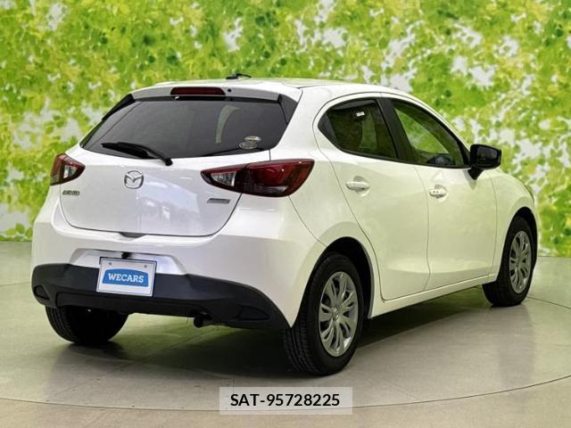 Mazda DEMIO 2015-06 8225080-2