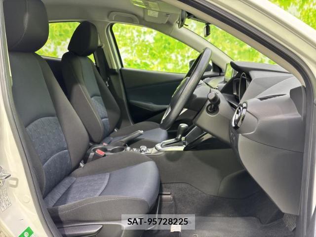 Mazda DEMIO 2015-06 8225080-4