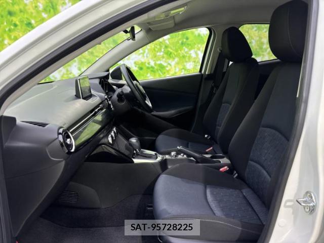 Mazda DEMIO 2015-06 8225080-5