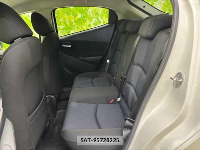 Mazda DEMIO 2015-06 8225080-6