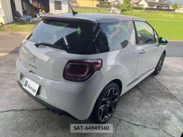 Citroen DS3 2014-01 8217117-11