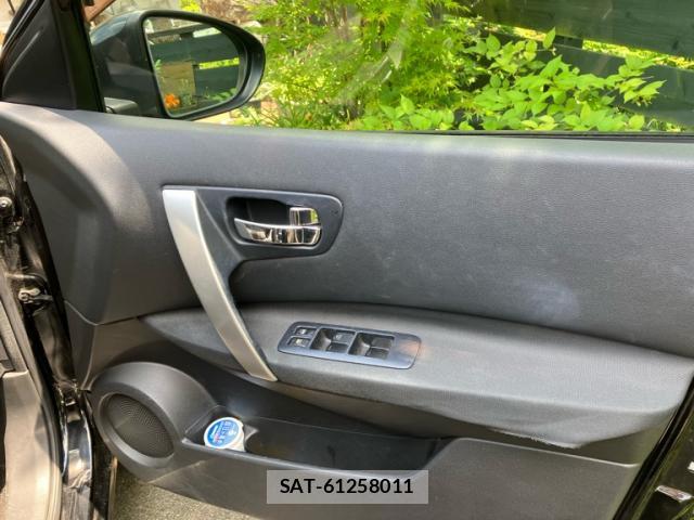 Nissan DUALIS 2012-12 8219854-11