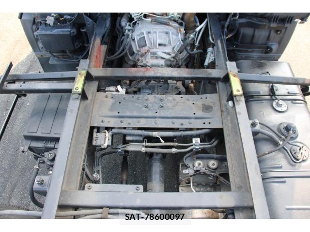 Hino DUTRO 2014-06 8216298-17