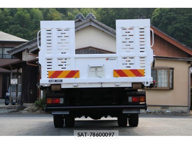 Hino DUTRO 2014-06 8216298-5