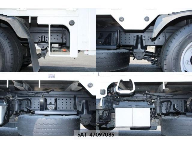 Hino DUTRO 2021-05 8216302-17