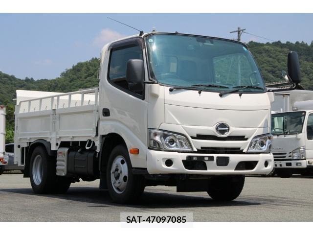 Hino DUTRO 2021-05 8216302-2