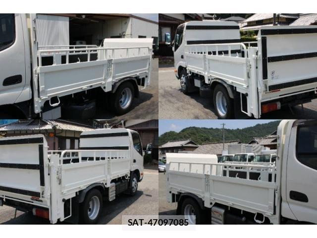 Hino DUTRO 2021-05 8216302-8