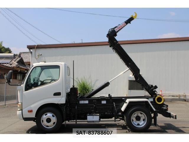 Hino DUTRO 2012-09 8216303-3