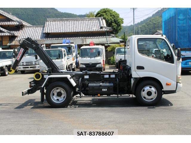 Hino DUTRO 2012-09 8216303-6